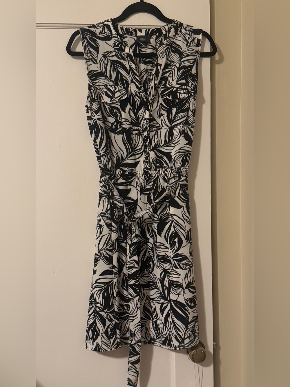 Mossimo Black & White Tropical Leaf Sleeveless Shirt Dress (M)